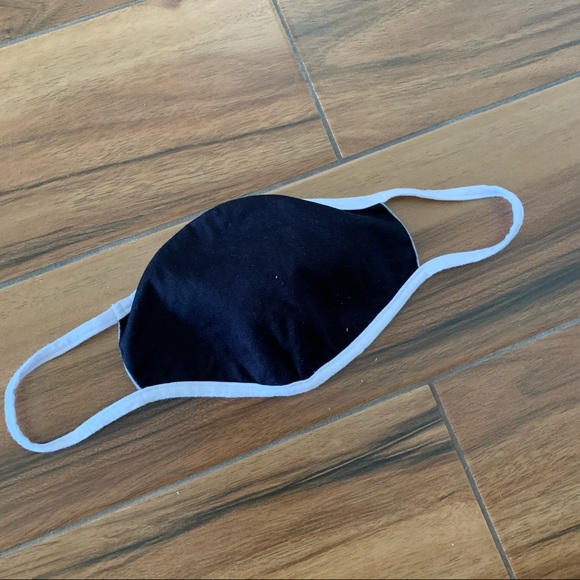 ⭐️ 6 Cotton Face Masks and Vaccine Sleeves - NEW - Picture 3 of 4